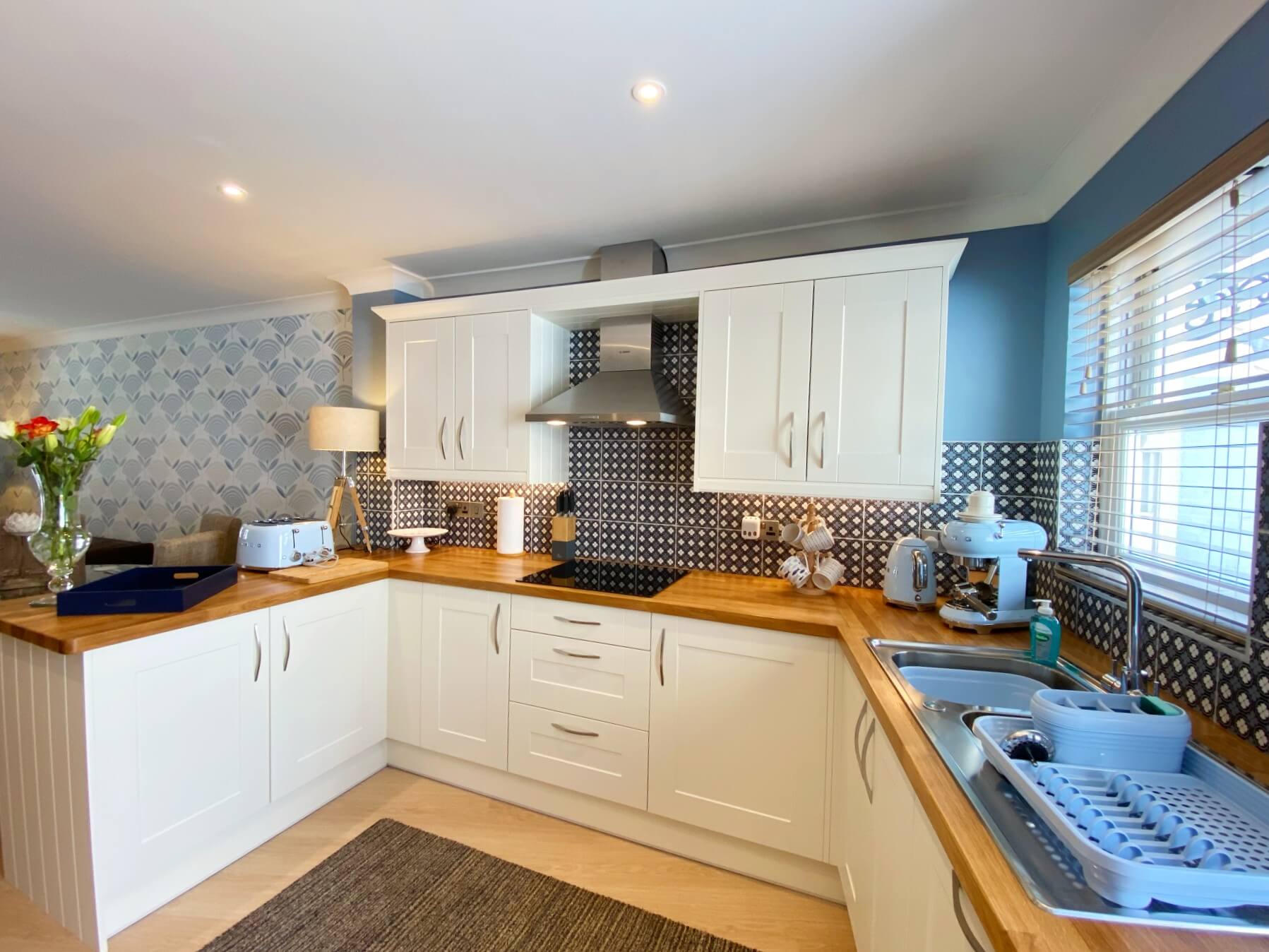 Lisburne Place Luxury Town House Self Catering - Kitchen 
