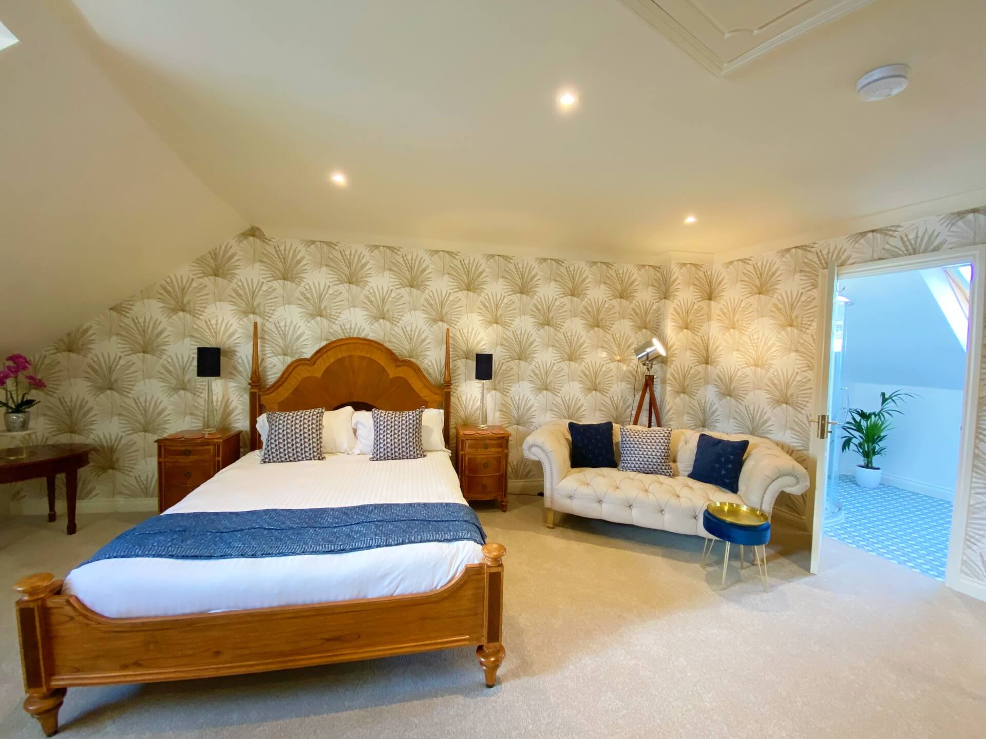 Lisburne Place Luxury Town House self catering accommodation - main bedroom
